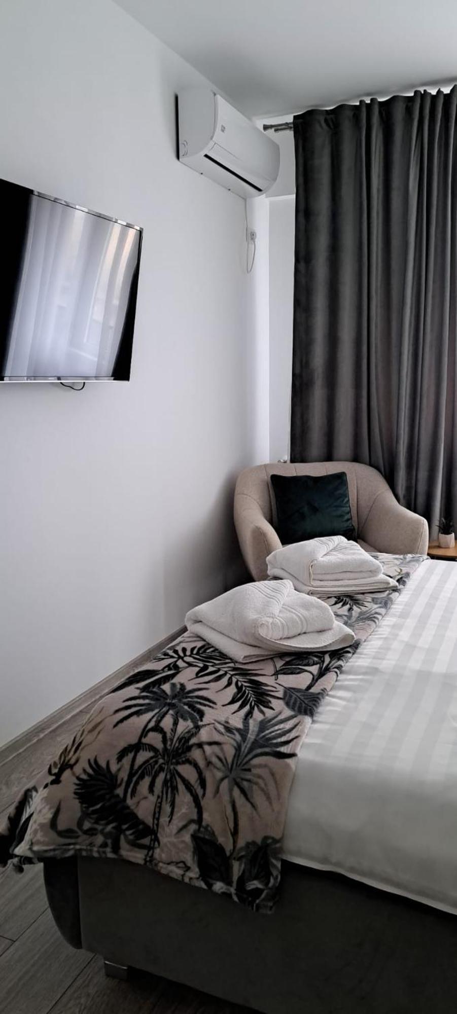 Relax Home Apartment Q Jászvásár Kültér fotó